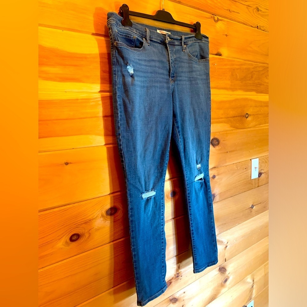 Levi’s Women’s 311 Shaping Skinny Jeans Mid Rise Tummy Slimming Hypersoft 33/30